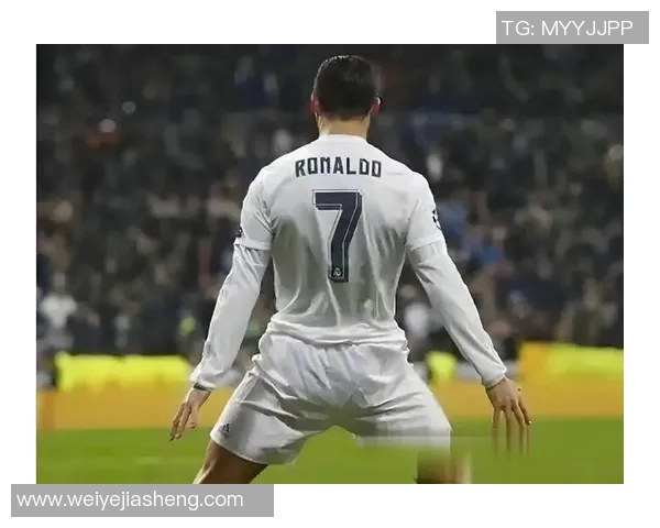 七号足球服的传奇球星们：从贝克汉姆到C罗的辉煌足迹