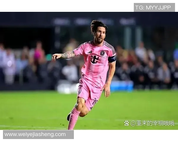 足球场上戴在身上的球星是谁揭示他们的独特魅力与风采 足球场上戴在身上的球星是谁揭示他们的独特魅力与风采